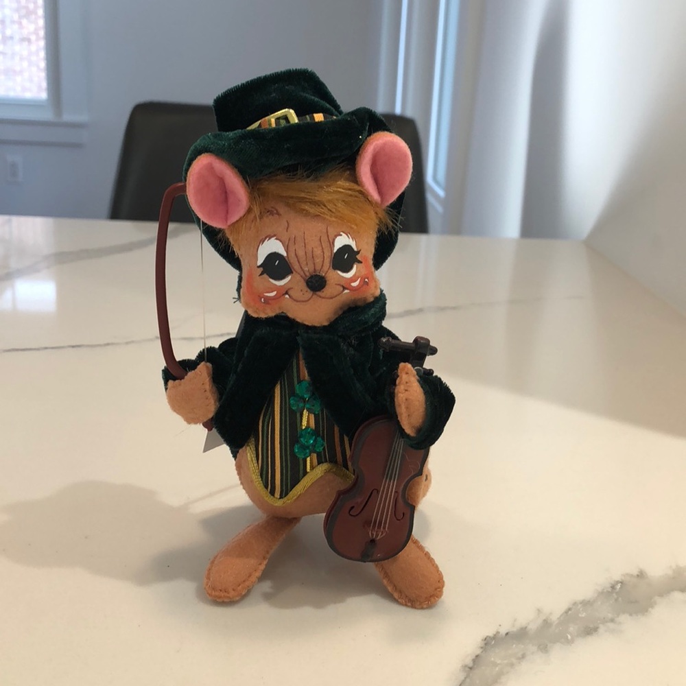 Annalee Mouse ☘️ 🎻